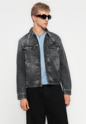 Джинсовая куртка