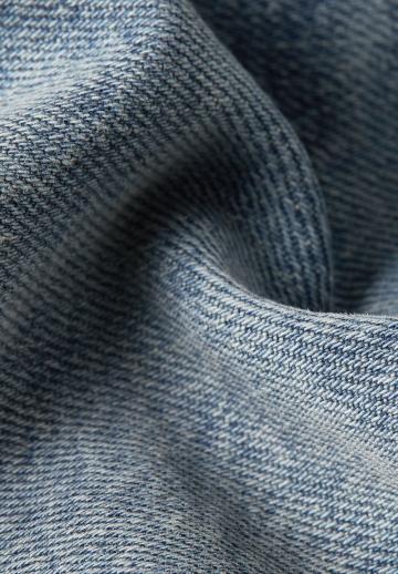 Короткие джинсы