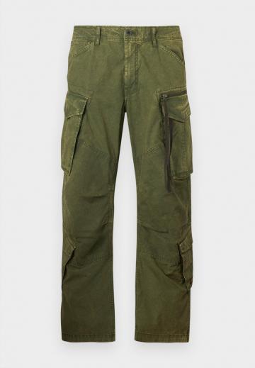 Брюки с накладными карманами