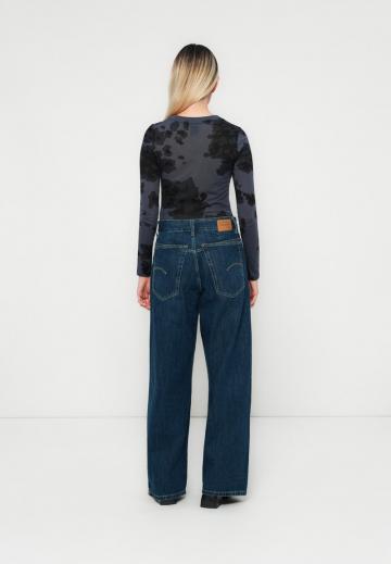 Свободные джинсы