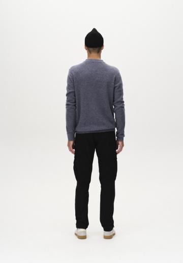 Брюки с накладными карманами