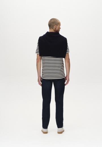 Узкие джинсы