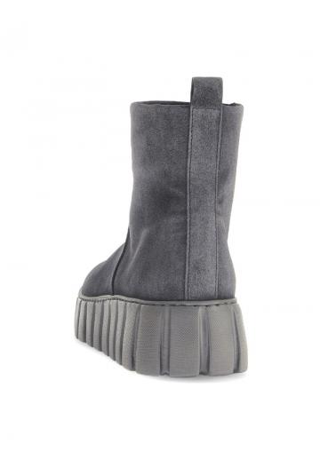 Сапожки на танкетке