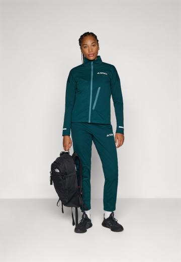 Спортивная куртка