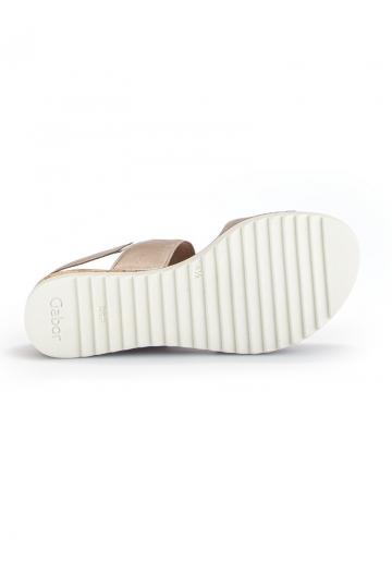 Босоножки на танкетке