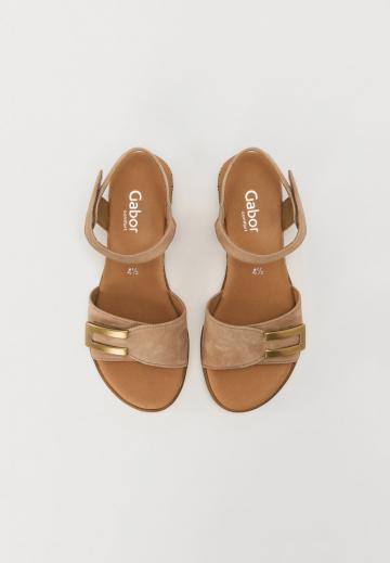 Босоножки на танкетке