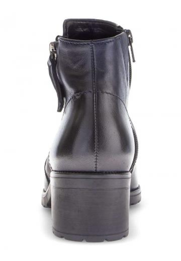 Высокие сапоги