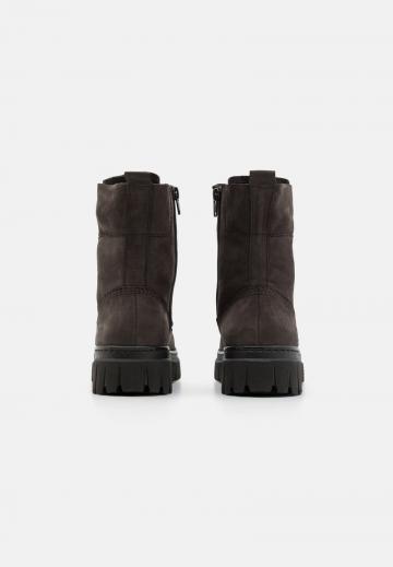 Широкие сапоги