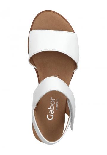 Босоножки на танкетке