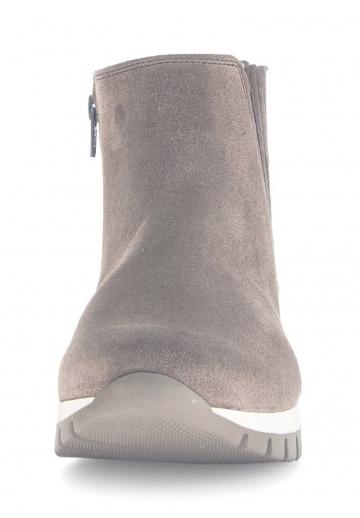 Сапожки на танкетке