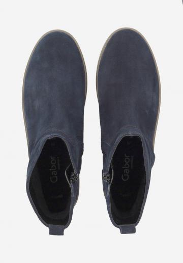 Сапожки на танкетке