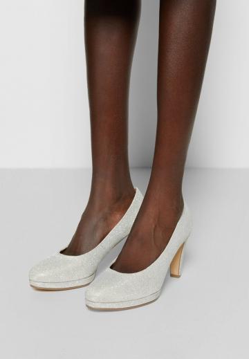 Туфли на высоком каблуке