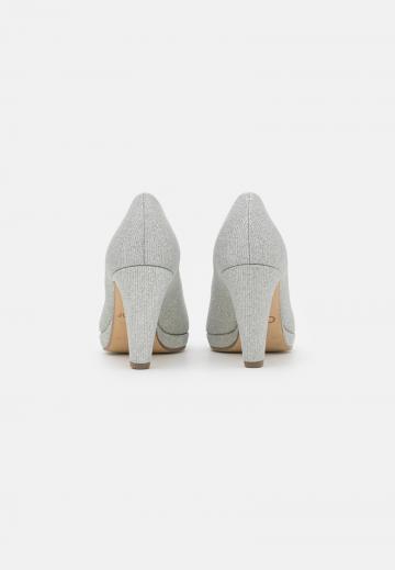 Туфли на высоком каблуке