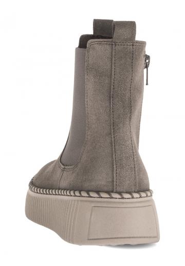 Сапожки на танкетке