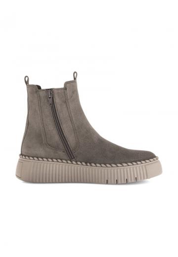 Сапожки на танкетке