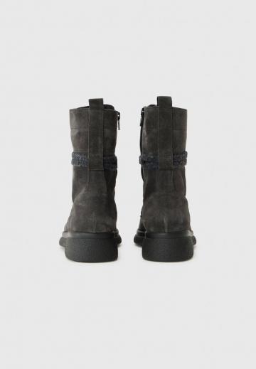 Сапоги на шнуровке