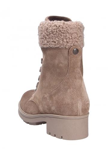 Ботинки на шнуровке