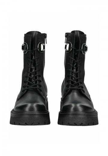 Ботинки на шнуровке