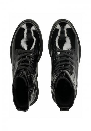 Ботинки на шнуровке