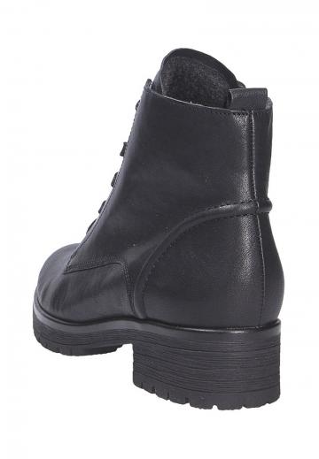 Ботинки на шнуровке