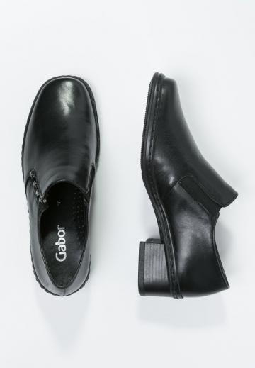 Туфли с высоким носом