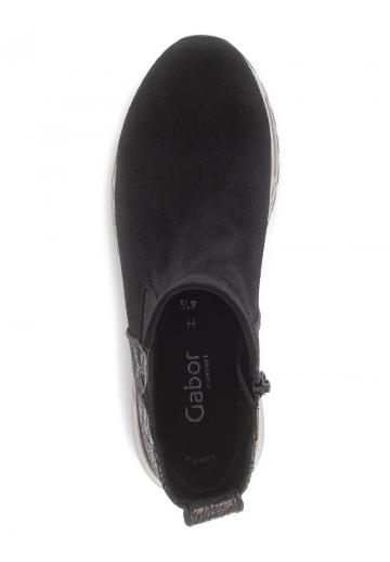 Сапожки на танкетке