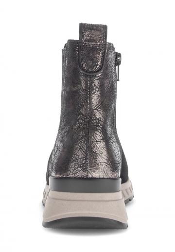 Сапожки на танкетке