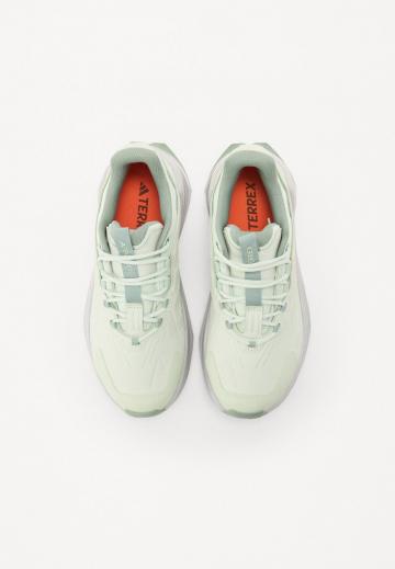 Походные ботинки