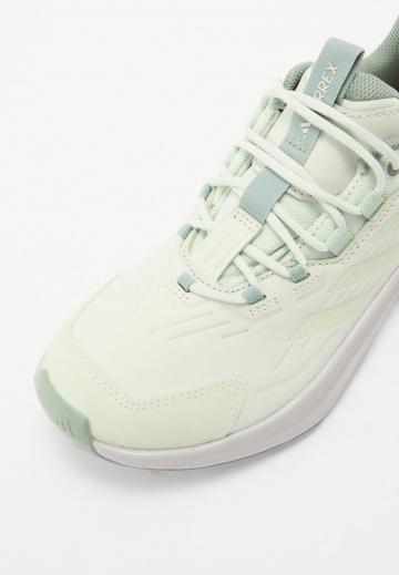 Походные ботинки