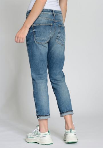 Короткие джинсы