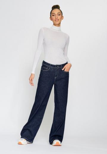 Прямые джинсы