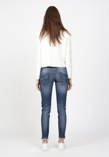 Короткие джинсы