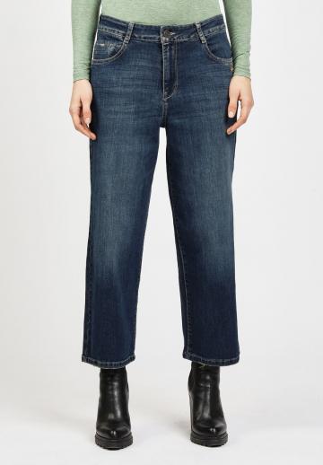 Короткие джинсы