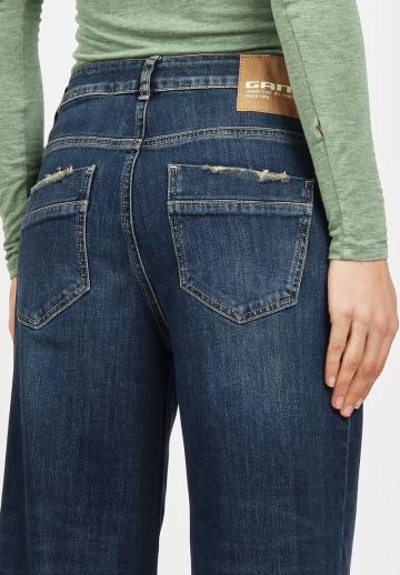 Короткие джинсы