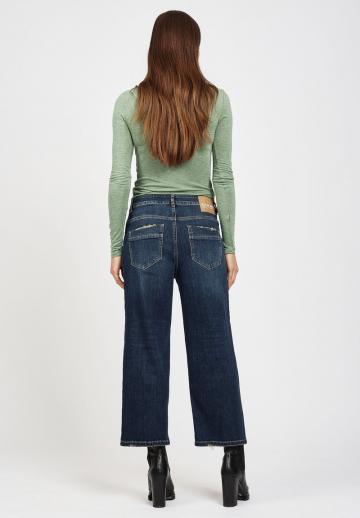 Короткие джинсы