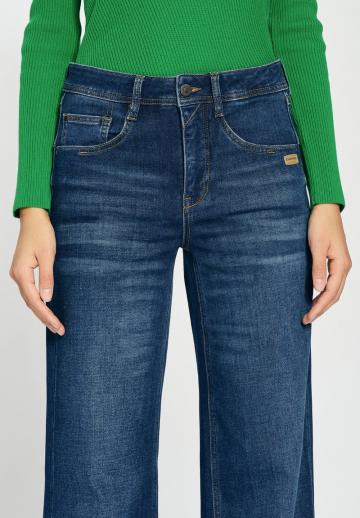 Свободные джинсы