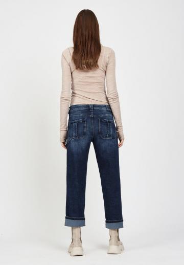 Прямые джинсы