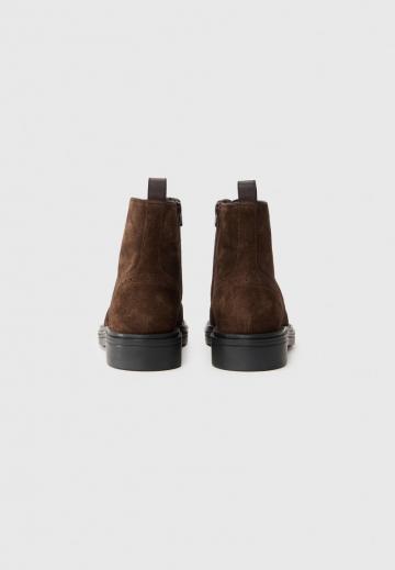 Ботинки на шнуровке