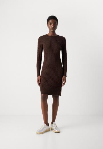 Платье футляр