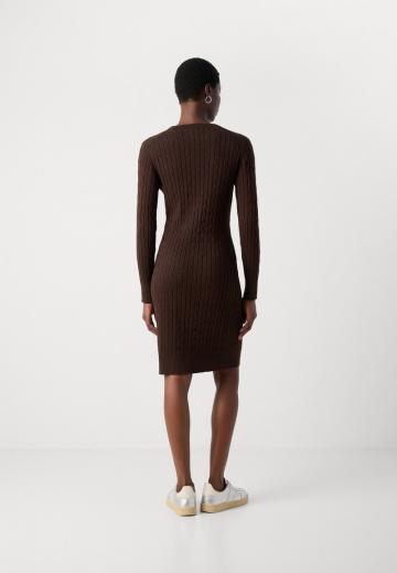 Платье футляр