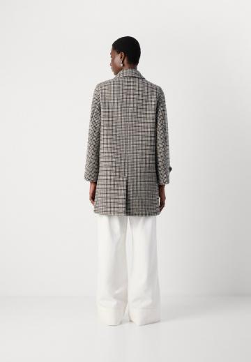 Короткое пальто