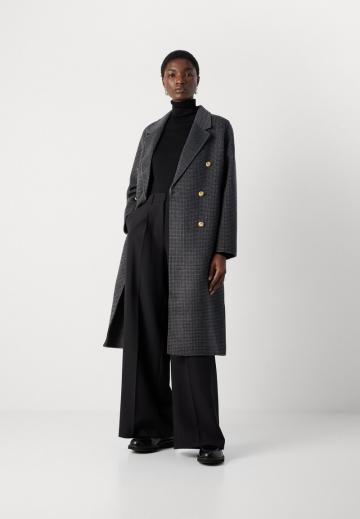 Шерстяное пальто