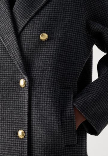 Шерстяное пальто