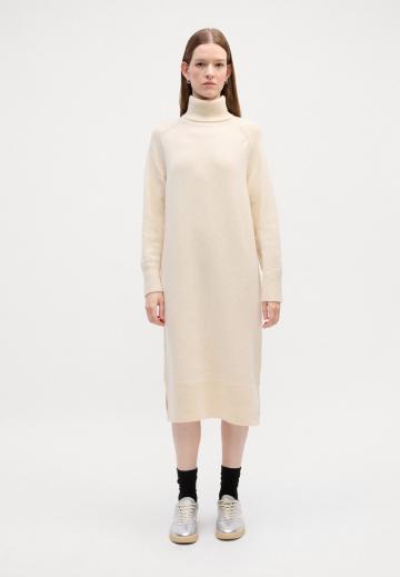 Вязаное платье