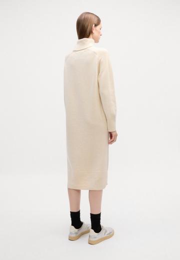 Вязаное платье