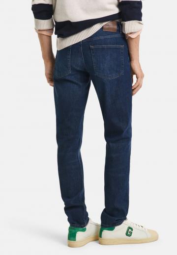 Узкие джинсы