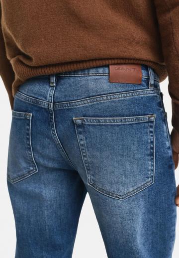 Узкие джинсы