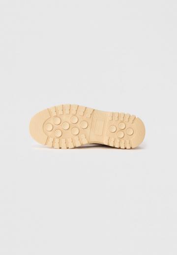 Ботинки на шнуровке