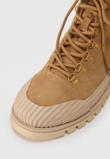 Ботинки на шнуровке