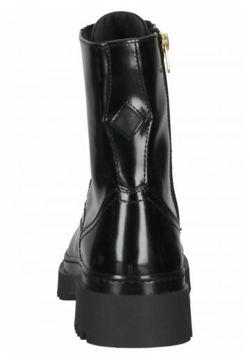 Ботинки на шнуровке